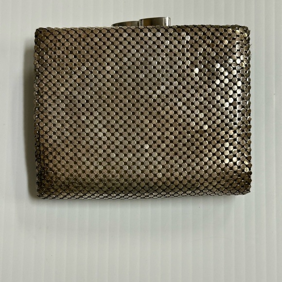 Whiting Davis Silver Mesh Bilfold Credit Card Wallet Kiss Lock Change Holder - Picture 2 of 8